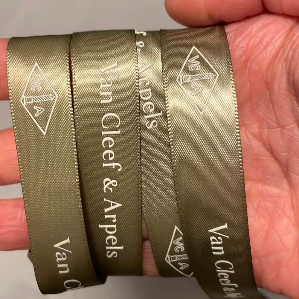 Van cleef & Arpels VCA classic ribbon